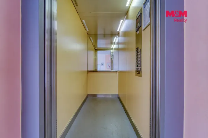 Prodej bytu 2+kk, Praha, Kozmíkova, 47 m2