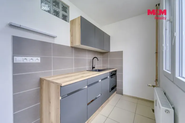 Prodej bytu 4+1, Lesná, 64 m2
