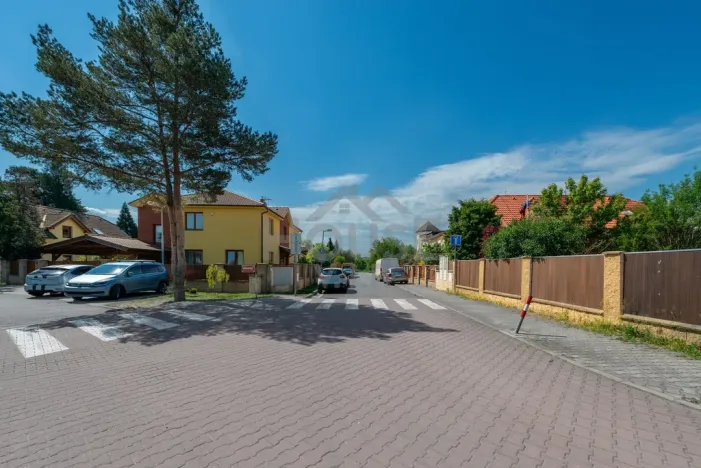 Prodej bytu 3+kk, Praha - Újezd nad Lesy, Oplanská, 56 m2