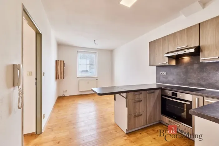 Pronájem bytu 2+kk, Úpice, Národní, 46 m2