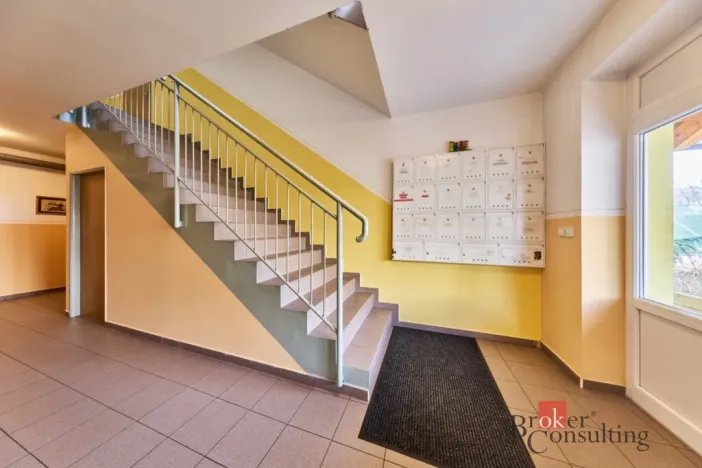 Pronájem bytu 2+kk, Úpice, Národní, 46 m2
