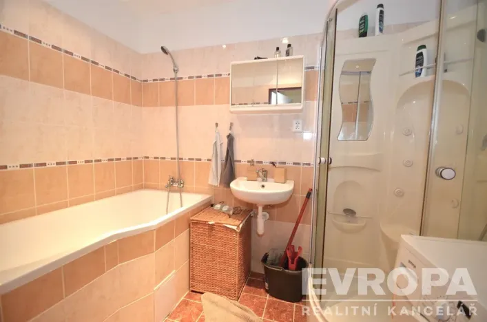 Pronájem bytu 3+1, Praha - Újezd nad Lesy, Malešovská, 75 m2