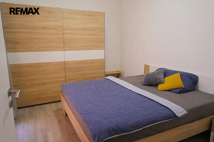 Pronájem bytu 2+kk, Hradec Králové - Nový Hradec Králové, Domečkova, 37 m2