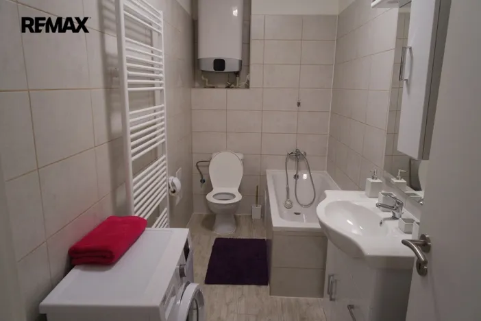 Pronájem bytu 2+kk, Hradec Králové - Nový Hradec Králové, Domečkova, 37 m2