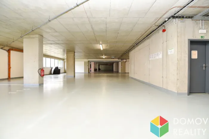 Pronájem garážového stání, Beroun, Nepilova, 12 m2