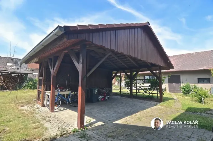 Prodej rodinného domu, Stěžery, Lipová, 186 m2