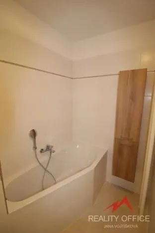 Pronájem bytu 1+1, Děčín - Děčín II-Nové Město, Kamenická, 36 m2