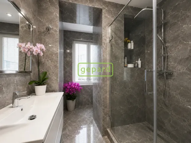 Prodej bytu 4+1, Karlovy Vary, Mattoniho nábřeží, 89 m2