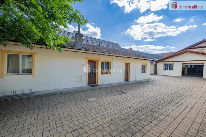 Pronájem výrobních prostor, Doksy, Václ. Plecitého, 4300 m2