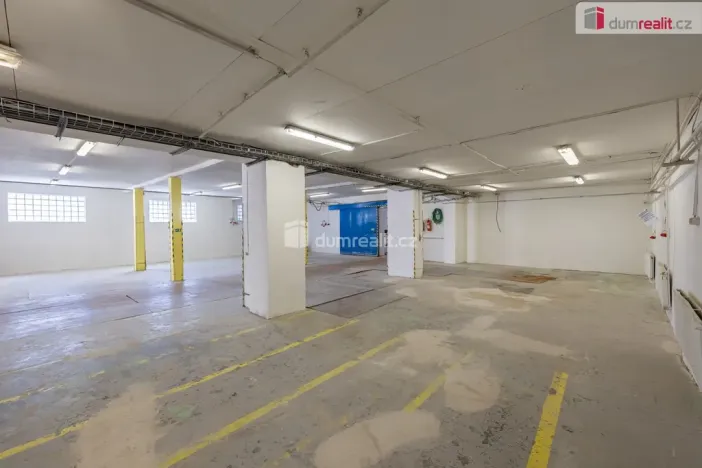 Pronájem výrobních prostor, Doksy, Václ. Plecitého, 4300 m2