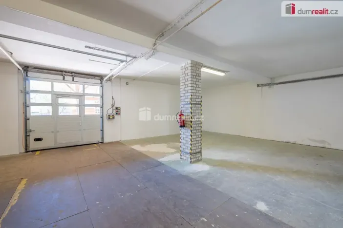 Pronájem výrobních prostor, Doksy, Václ. Plecitého, 4300 m2