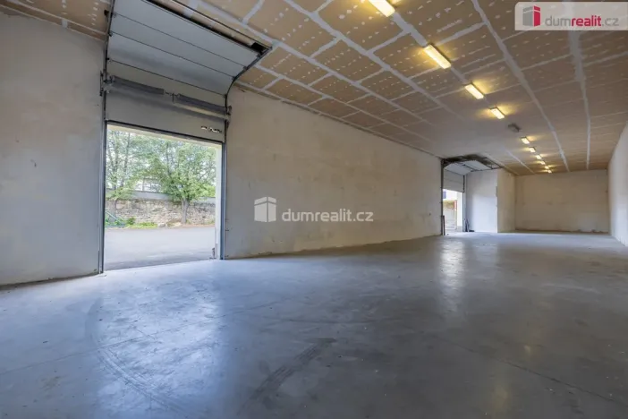 Pronájem výrobních prostor, Doksy, Václ. Plecitého, 4300 m2