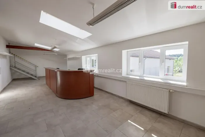 Pronájem výrobních prostor, Doksy, Václ. Plecitého, 4300 m2