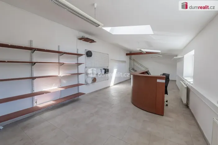 Pronájem výrobních prostor, Doksy, Václ. Plecitého, 4300 m2
