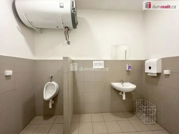 Pronájem skladu, Břeclav, Na Hrůdách, 800 m2