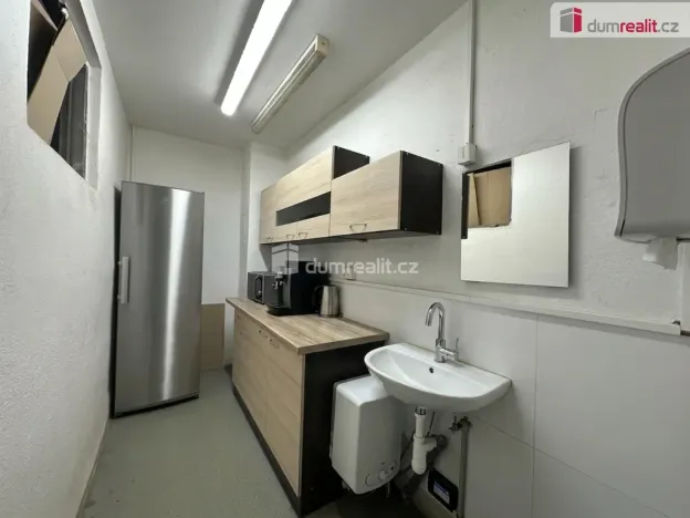 Pronájem skladu, Břeclav, Na Hrůdách, 800 m2