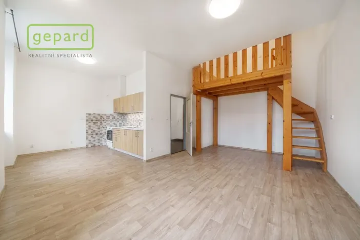 Pronájem bytu 2+kk, Sokolov, Křížová, 58 m2