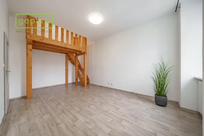 Pronájem bytu 2+kk, Sokolov, Křížová, 58 m2
