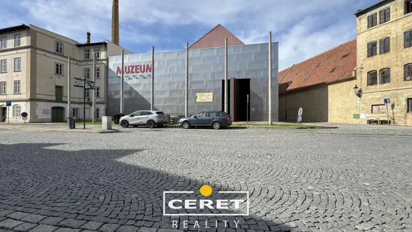 Prodej komerční nemovitosti, Žatec, nám. Prokopa Malého, 650 m2