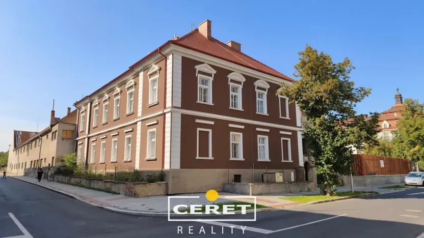 Prodej komerční nemovitosti, Žatec, Studentská, 3500 m2