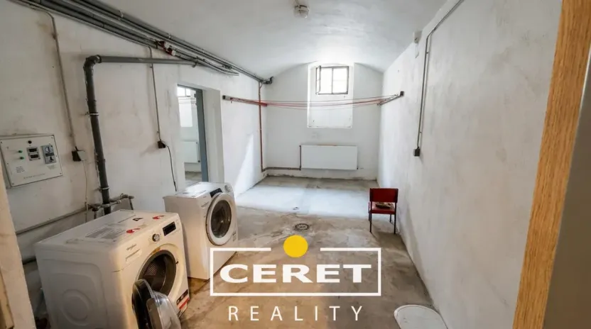 Prodej komerční nemovitosti, Žatec, Studentská, 3500 m2