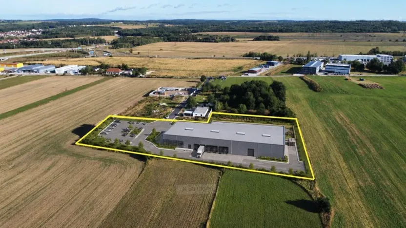 Prodej komerčního pozemku, Hůry, Pod Strání, 11525 m2
