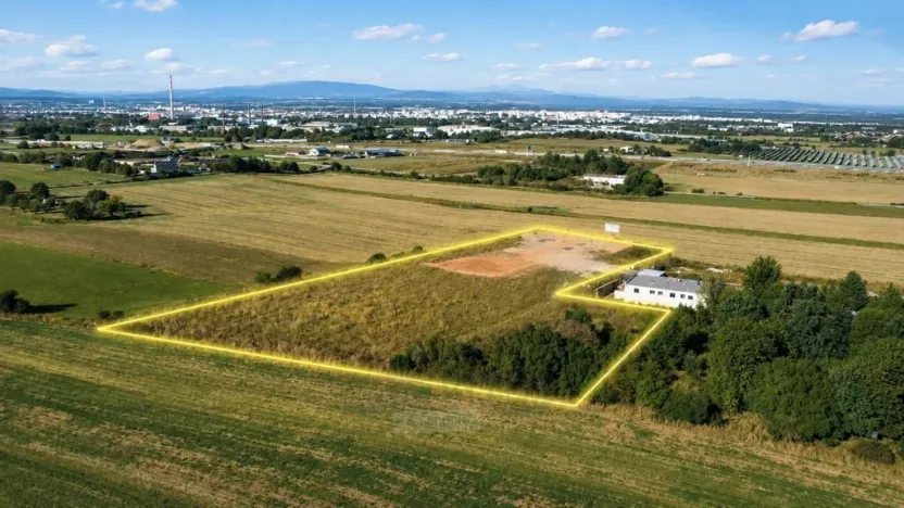Prodej komerčního pozemku, Hůry, Pod Strání, 11525 m2