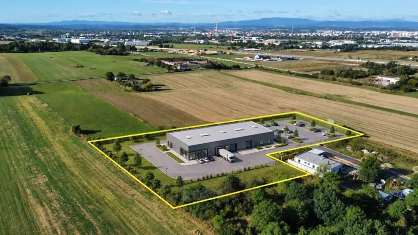 Prodej komerčního pozemku, Hůry, Pod Strání, 11525 m2