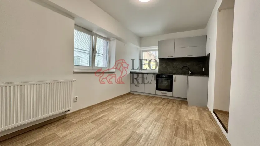 Pronájem bytu 1+1, Uherské Hradiště, Kollárova, 31 m2