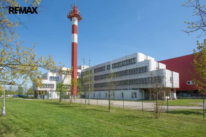 Pronájem kanceláře, Hradec Králové - Věkoše, Akademika Bedrny, 315 m2