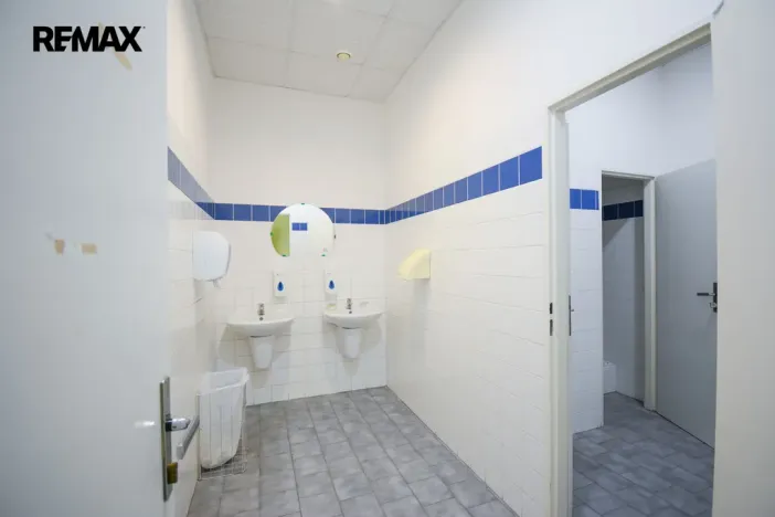 Pronájem kanceláře, Hradec Králové - Věkoše, Akademika Bedrny, 315 m2