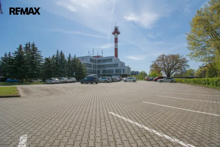 Pronájem kanceláře, Hradec Králové - Věkoše, Akademika Bedrny, 315 m2