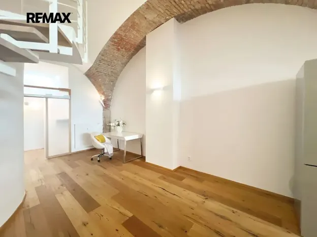 Prodej bytu 1+kk, Škvorec, Tyršova, 97 m2