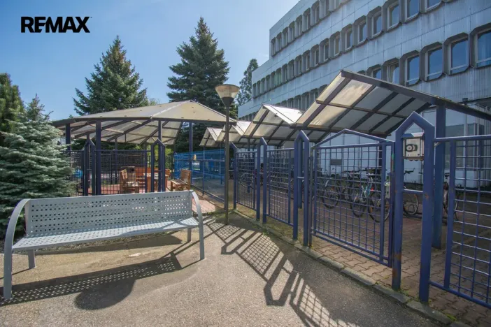 Pronájem kanceláře, Hradec Králové - Věkoše, Akademika Bedrny, 171 m2