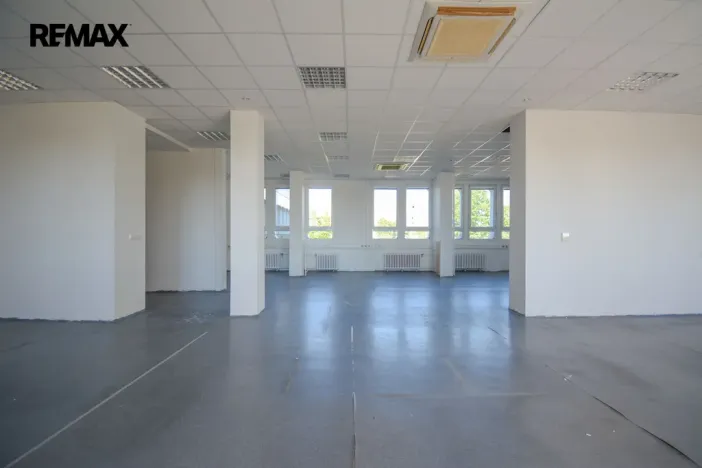 Pronájem kanceláře, Hradec Králové - Věkoše, Akademika Bedrny, 171 m2