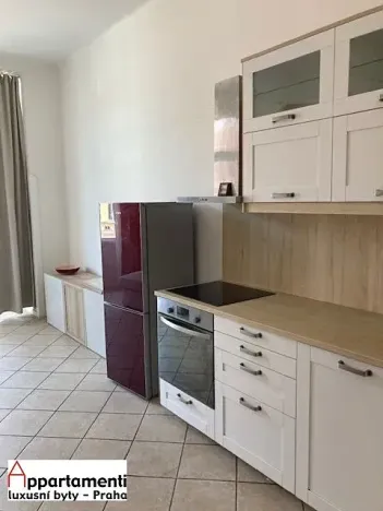 Pronájem bytu 2+kk, Praha - Karlín, Kubova, 43 m2