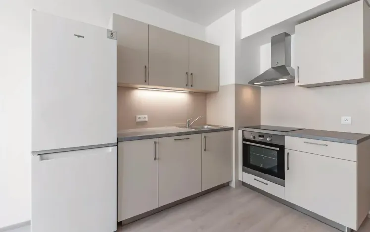Pronájem bytu 1+kk, Praha - Vysočany, Svatošových, 32 m2