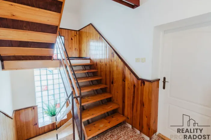 Prodej rodinného domu, Katov, 200 m2