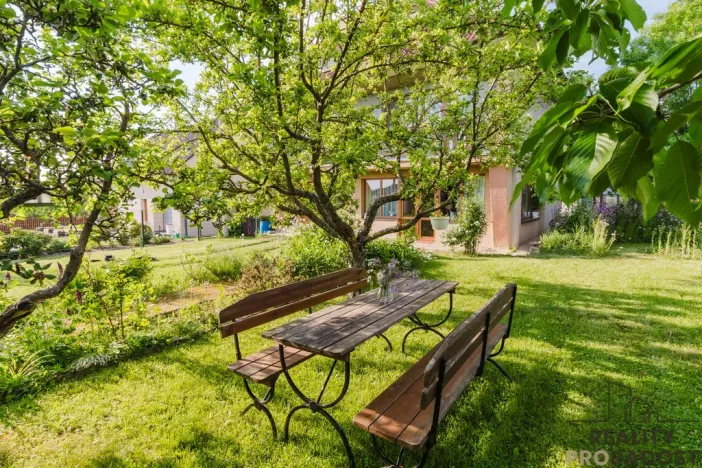 Prodej rodinného domu, Katov, 200 m2