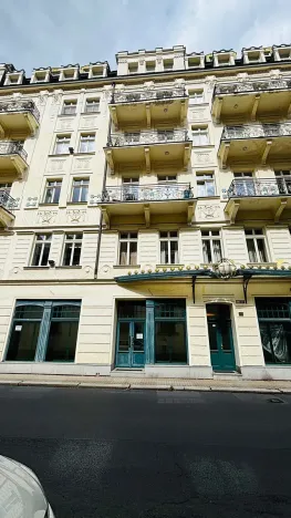 Pronájem obchodního prostoru, Karlovy Vary, Mariánskolázeňská, 52 m2