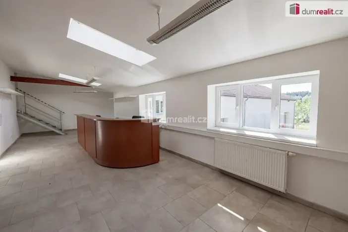 Pronájem výrobních prostor, Doksy, Václ. Plecitého, 4300 m2