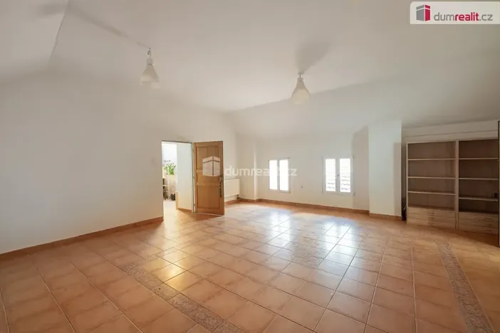 Pronájem výrobních prostor, Doksy, Václ. Plecitého, 4300 m2