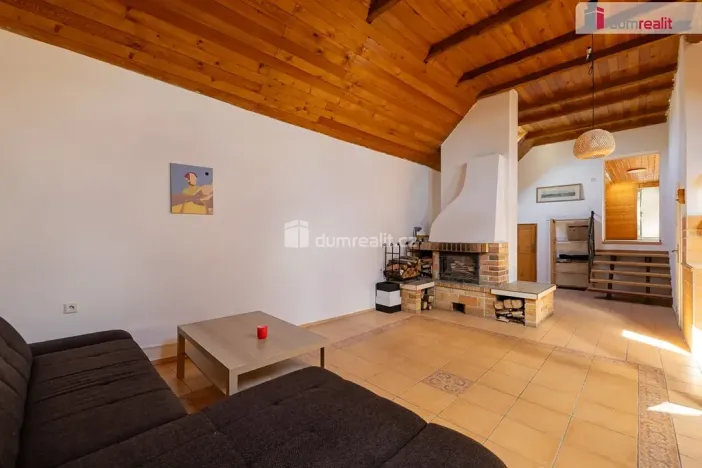 Pronájem výrobních prostor, Doksy, Václ. Plecitého, 4300 m2