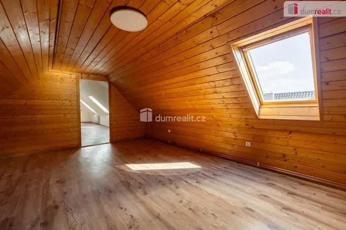 Pronájem výrobních prostor, Doksy, Václ. Plecitého, 4300 m2