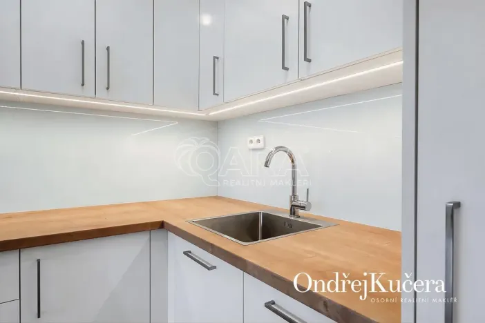 Prodej bytu 2+kk, Praha - Čakovice, Marty Krásové, 48 m2