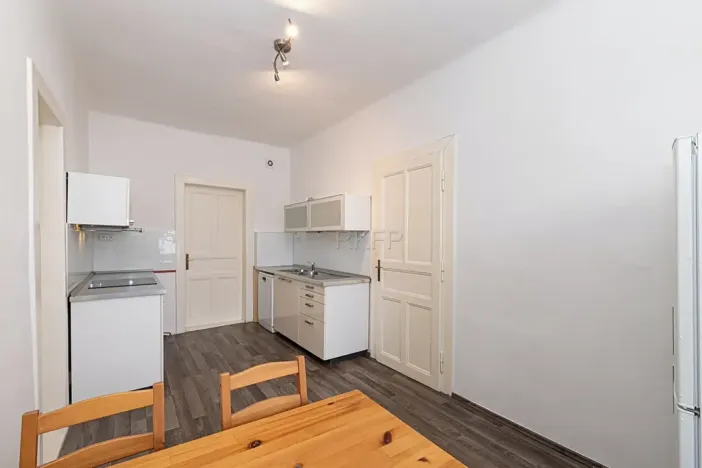 Pronájem bytu 2+1, Praha - Vinohrady, Varšavská, 70 m2