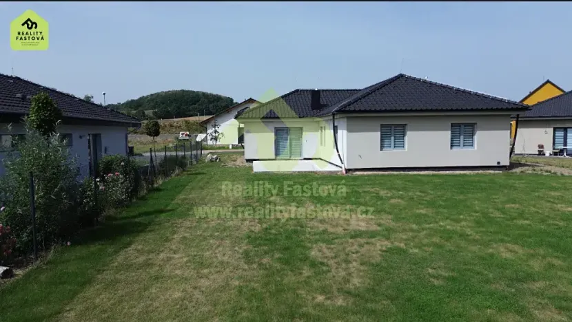 Prodej rodinného domu, Lužany, 156 m2