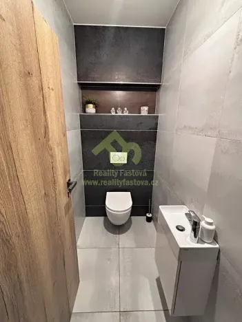Prodej rodinného domu, Lužany, 156 m2