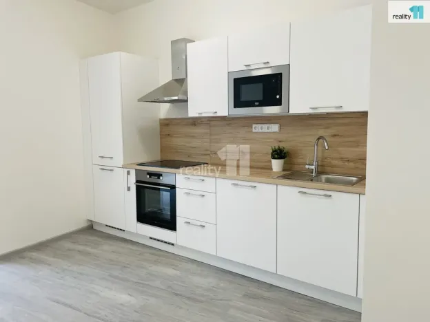 Pronájem bytu 2+kk, Praha - Libeň, V Holešovičkách, 59 m2