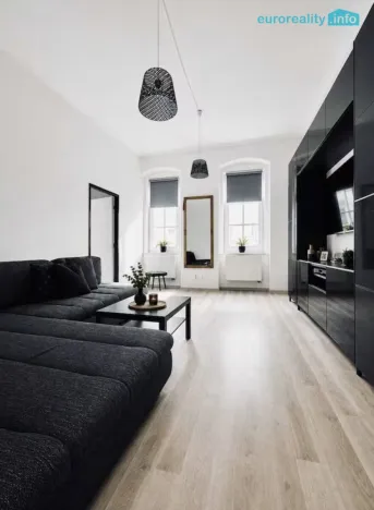 Prodej bytu 2+1, Karlovy Vary, Sokolovská, 56 m2